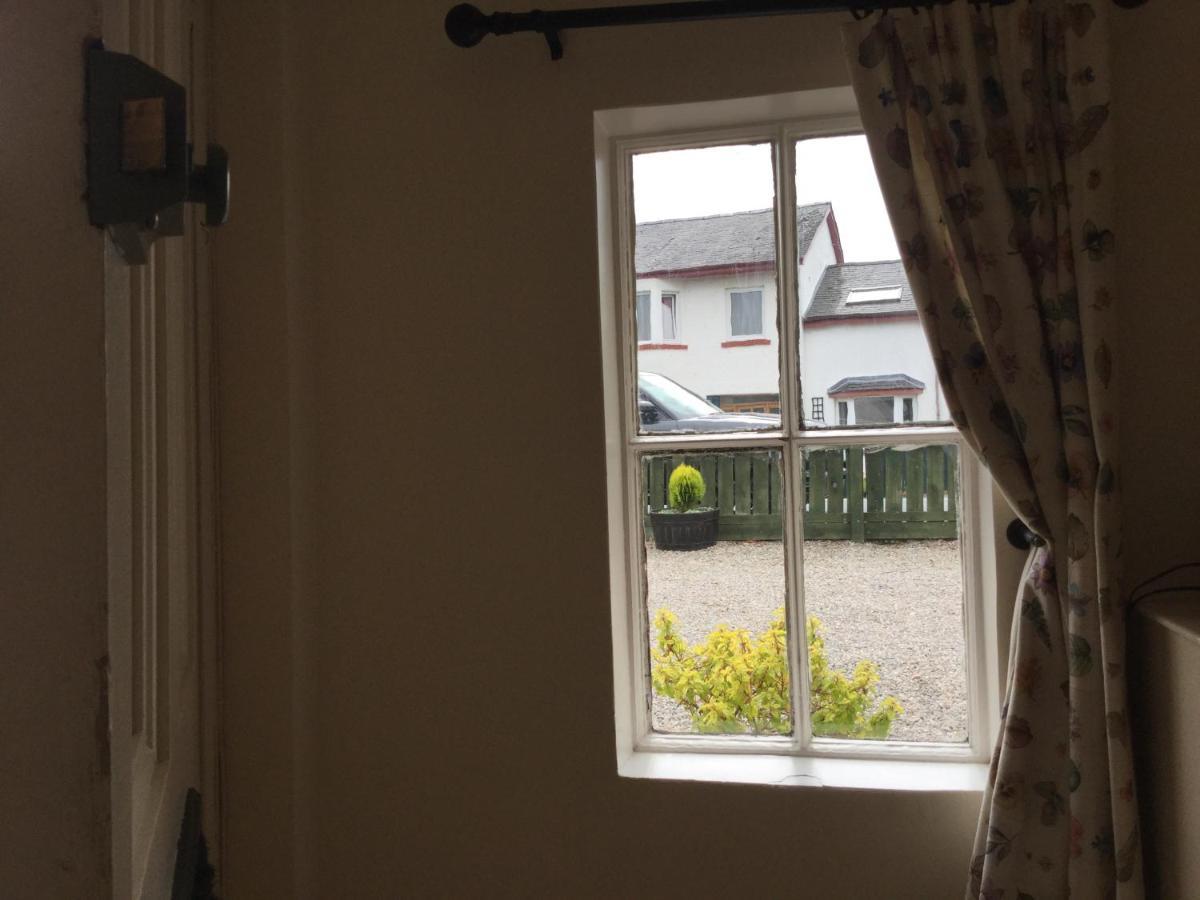 Three-Bedroom Old Cottage Free Parking Inverness Extérieur photo
