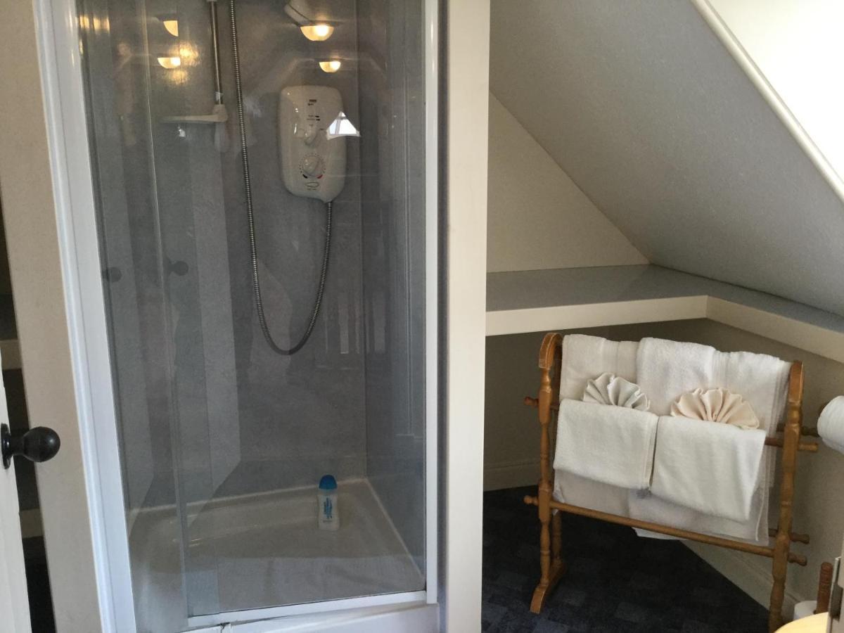 Three-Bedroom Old Cottage Free Parking Inverness Extérieur photo