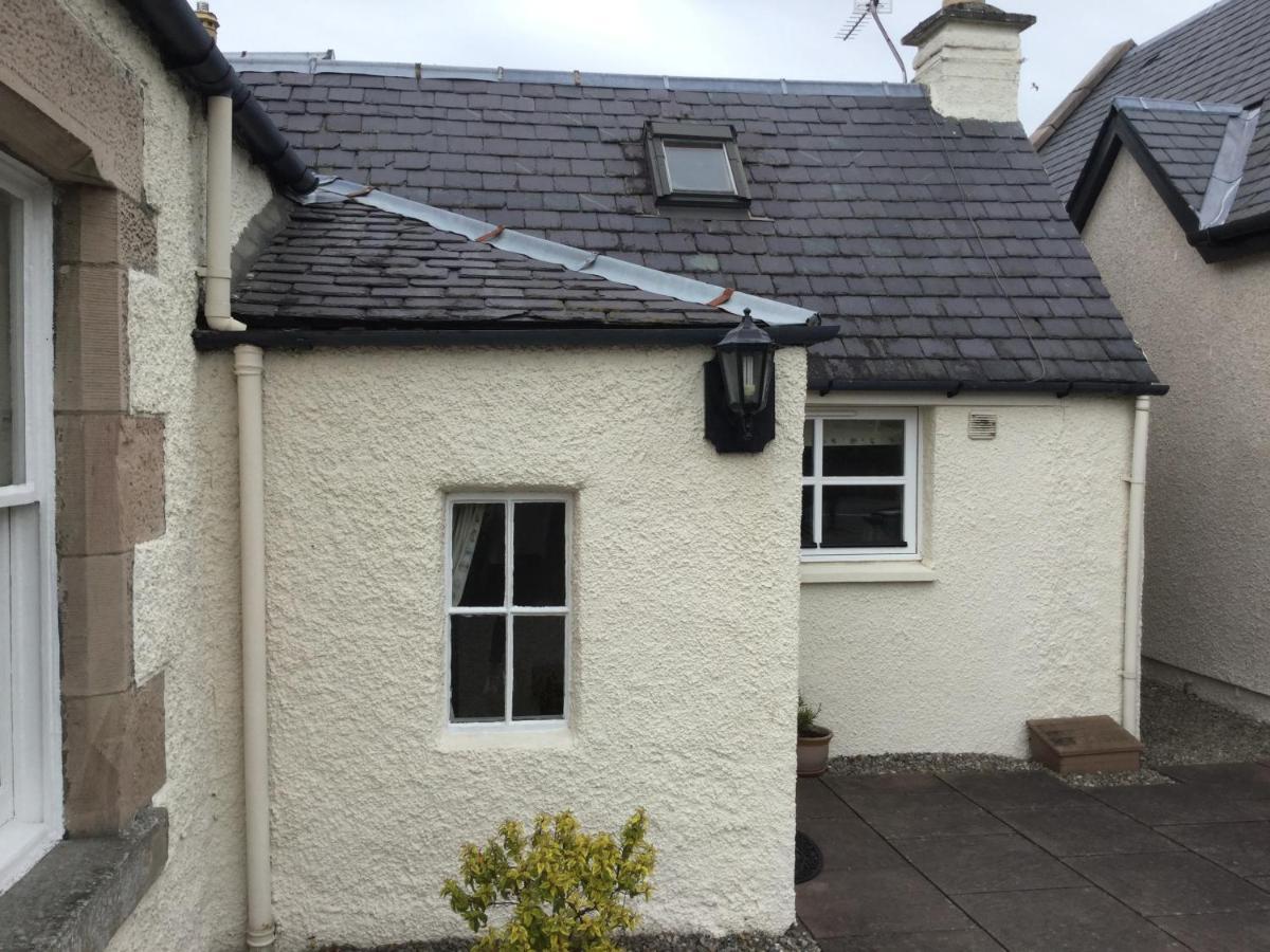 Three-Bedroom Old Cottage Free Parking Inverness Extérieur photo