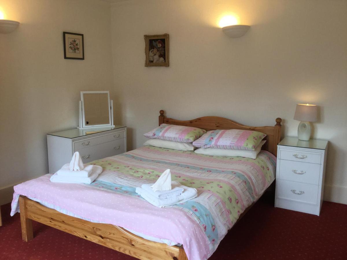 Three-Bedroom Old Cottage Free Parking Inverness Extérieur photo