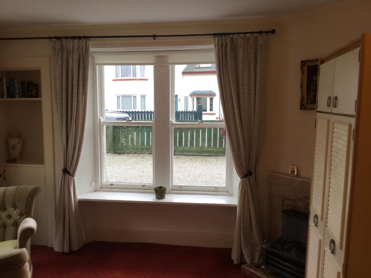 Three-Bedroom Old Cottage Free Parking Inverness Extérieur photo