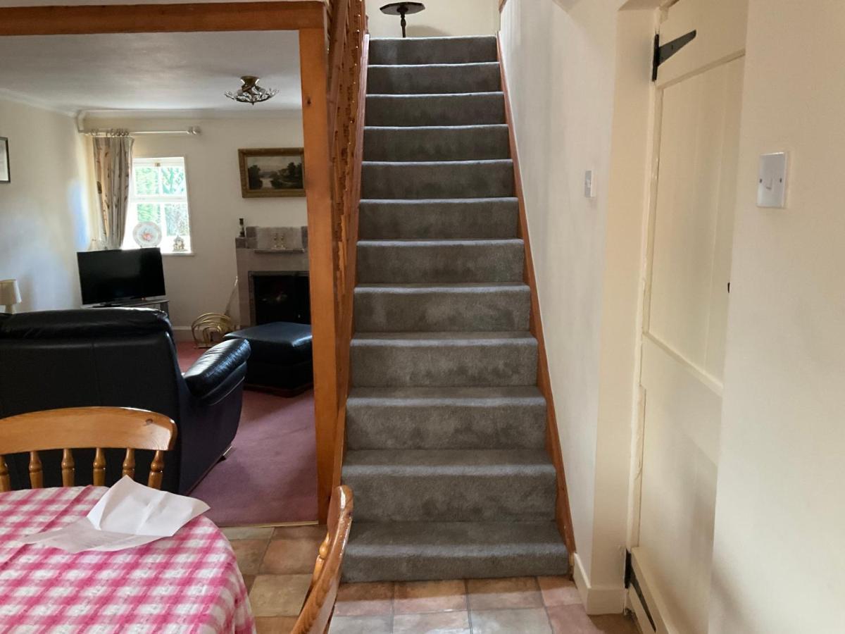 Three-Bedroom Old Cottage Free Parking Inverness Extérieur photo