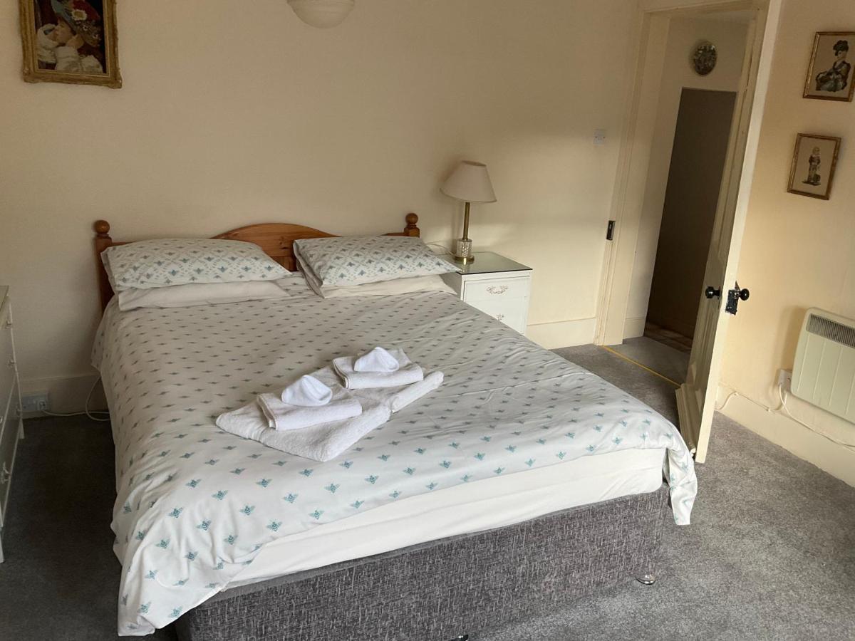 Three-Bedroom Old Cottage Free Parking Inverness Extérieur photo
