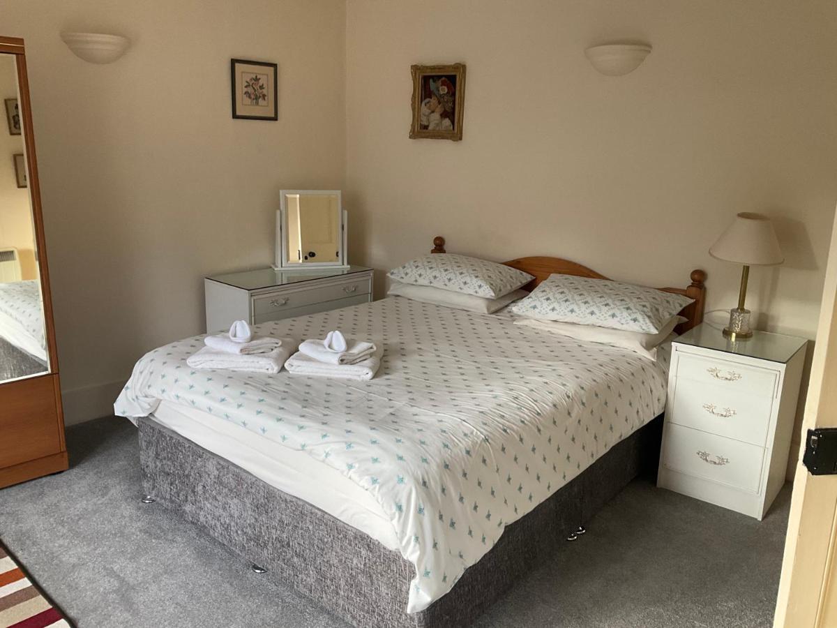 Three-Bedroom Old Cottage Free Parking Inverness Extérieur photo